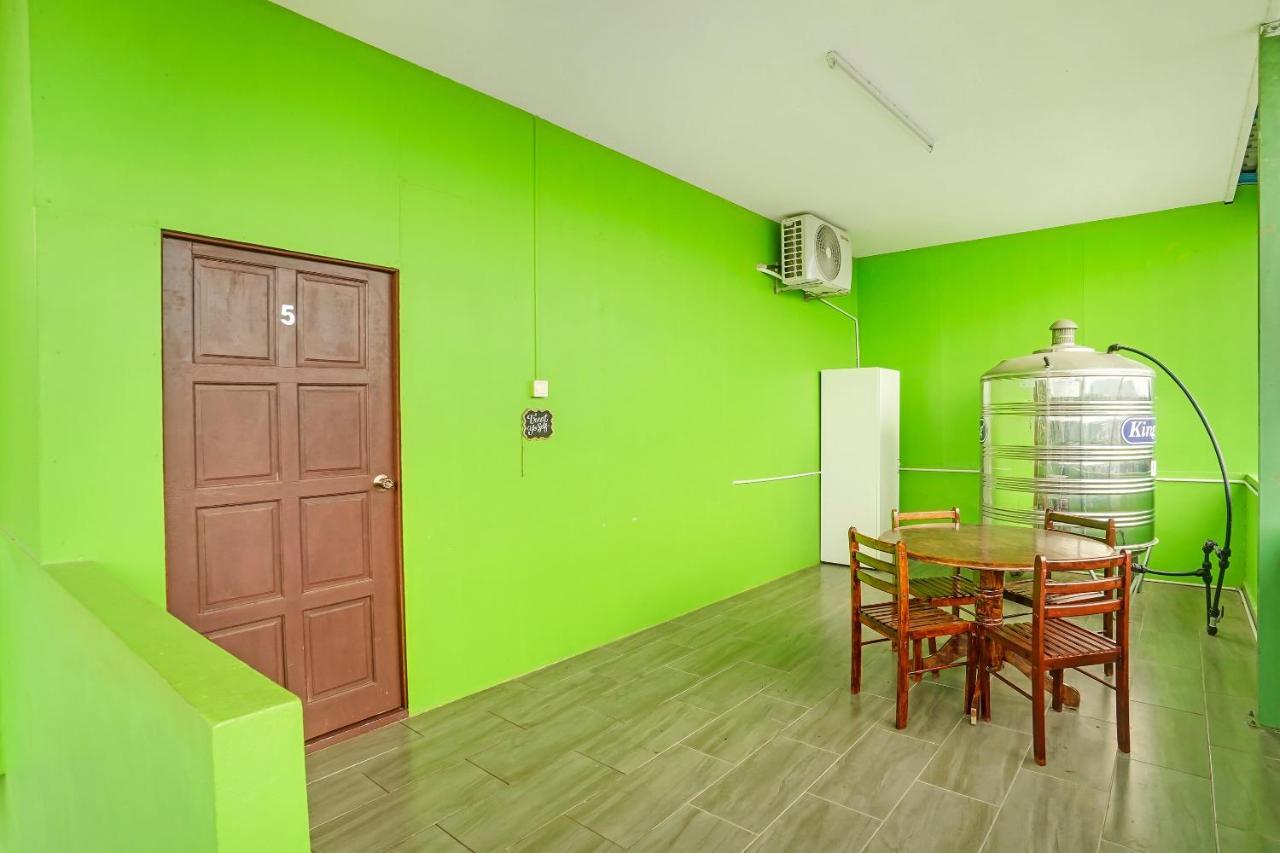 Oyo 90462 Padang Besar Green Inn Kültér fotó